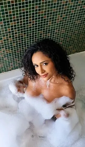 Milla Ferrazzo content