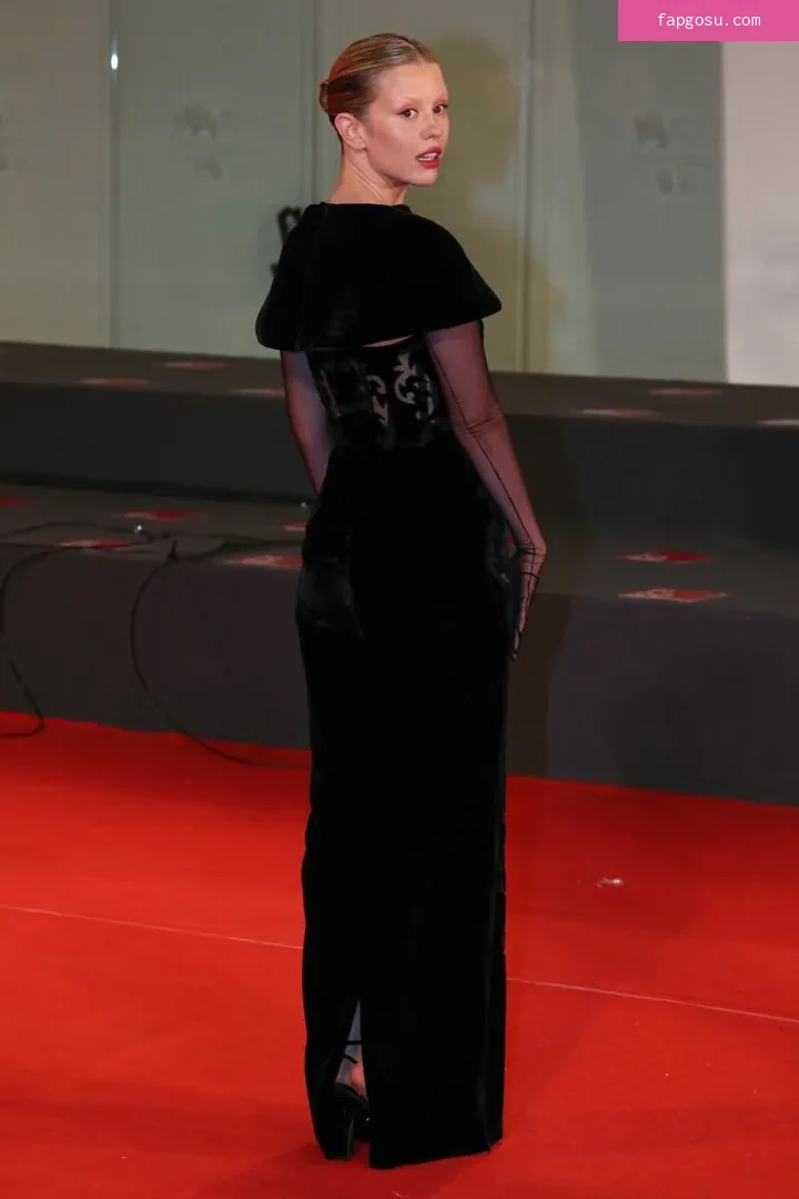 Mia Goth