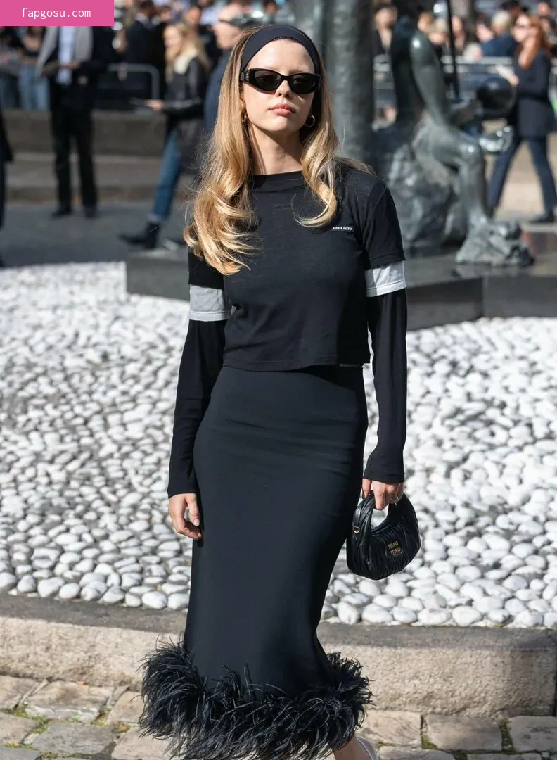 Mia Goth