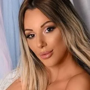 Melina Honey