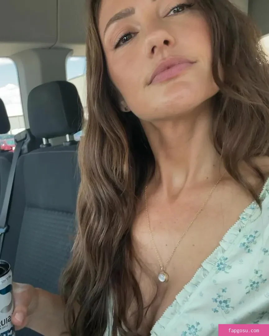 Minka Kelly