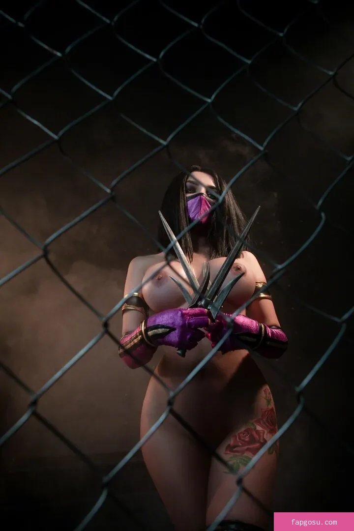 Mortal Kombat Erotic Cosplay