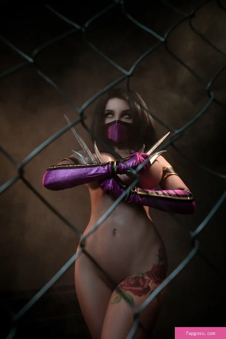 Mortal Kombat Erotic Cosplay