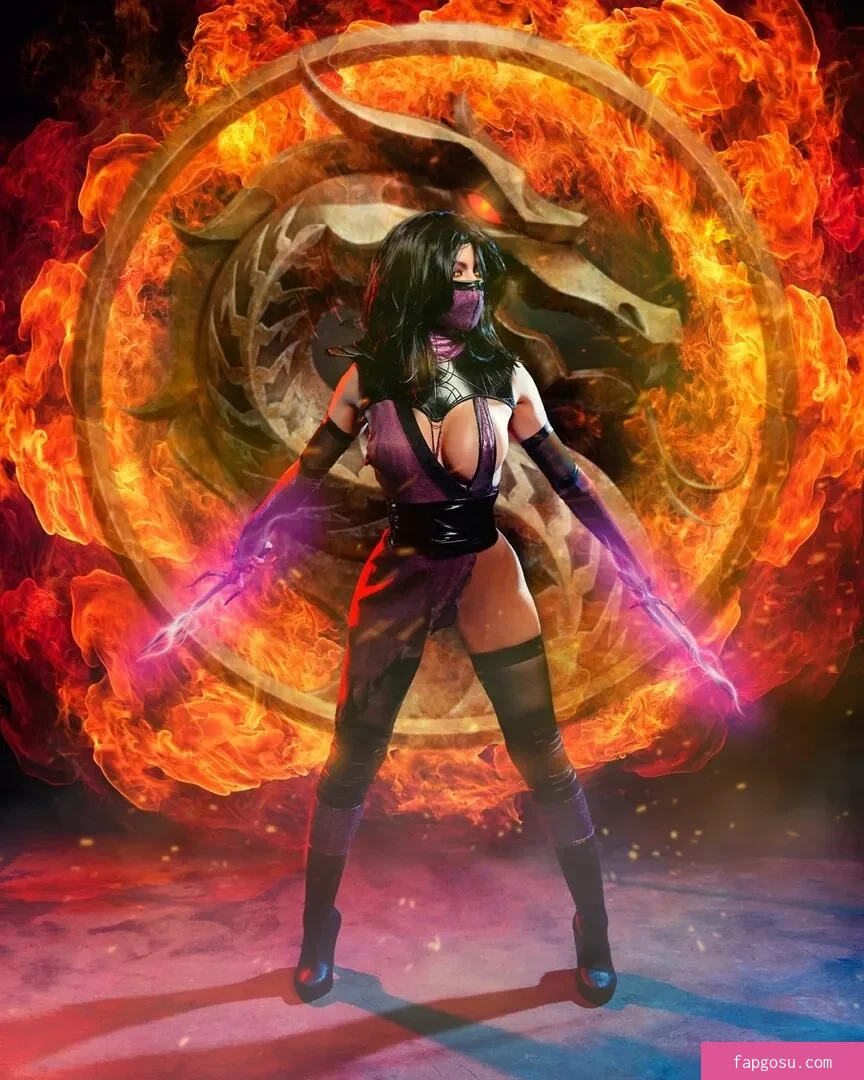 Mortal Kombat Erotic Cosplay