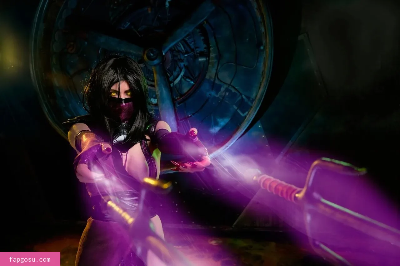 Mortal Kombat Erotic Cosplay
