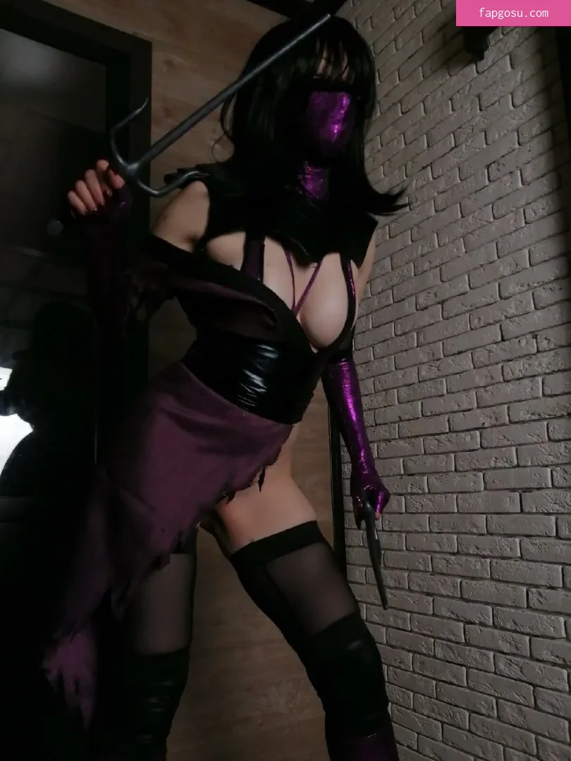 Mortal Kombat Erotic Cosplay
