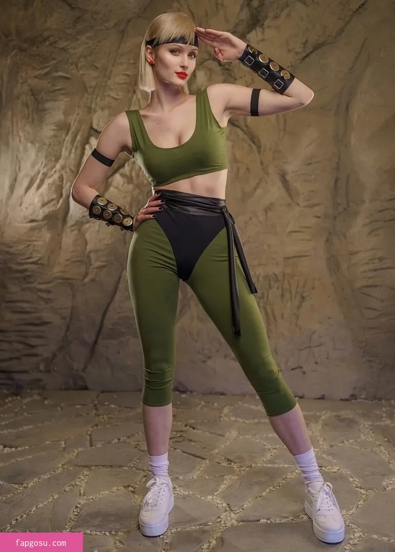 Mortal Kombat Erotic Cosplay