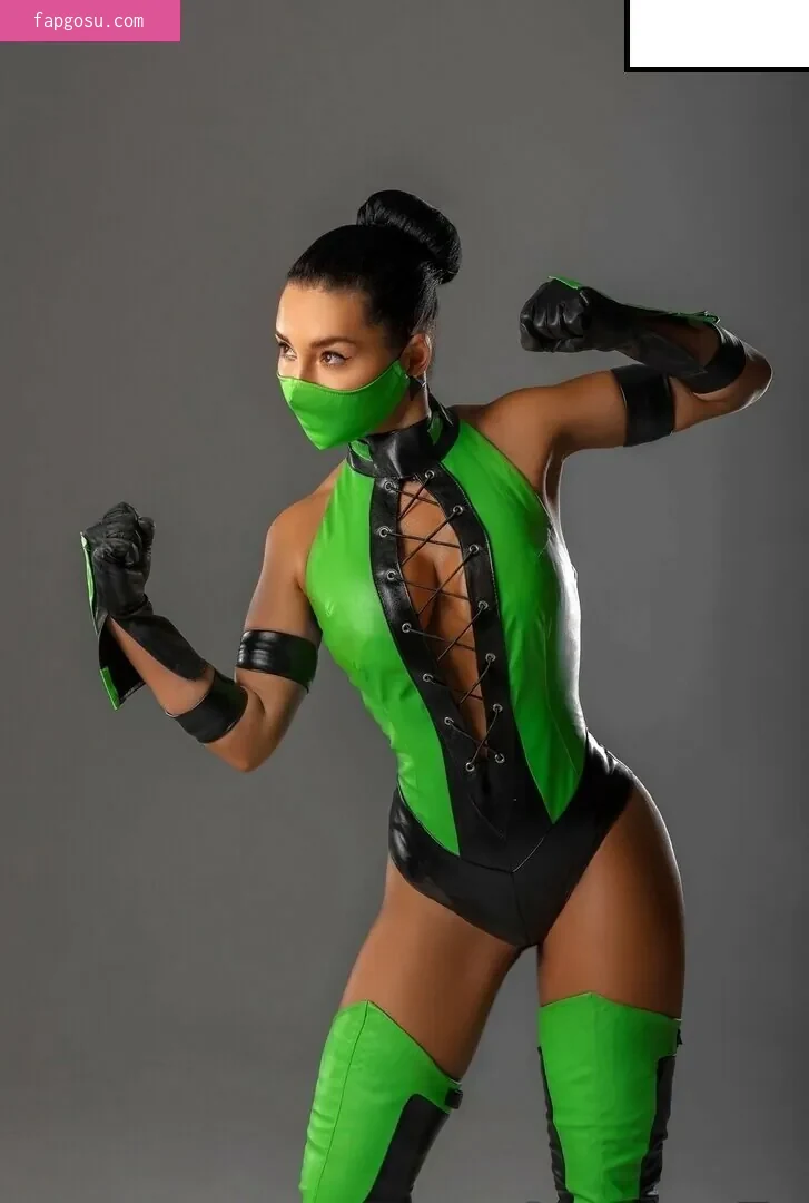 Mortal Kombat Erotic Cosplay