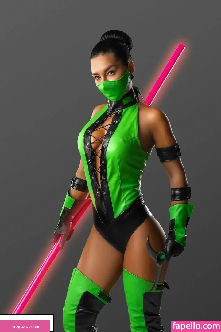Mortal Kombat Erotic Cosplay
