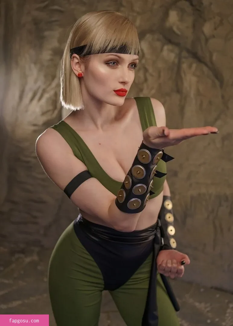 Mortal Kombat Erotic Cosplay