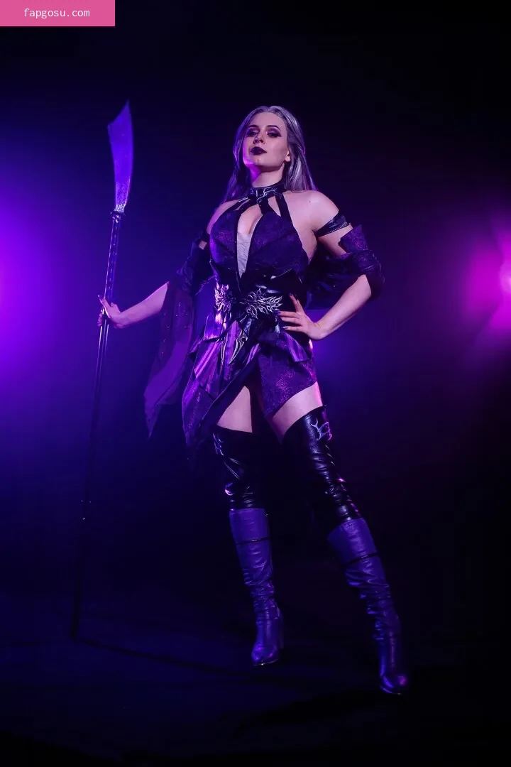 Mortal Kombat Erotic Cosplay