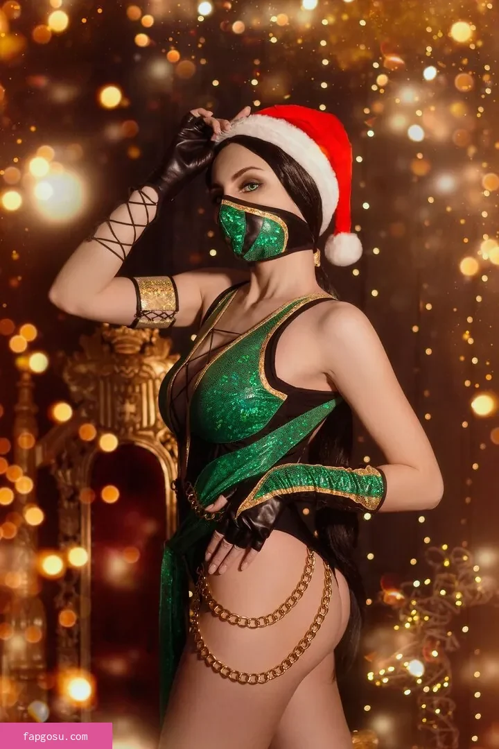 Mortal Kombat Erotic Cosplay