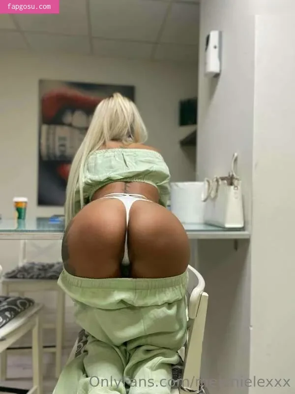 Melanie Lexxx - Photo #195