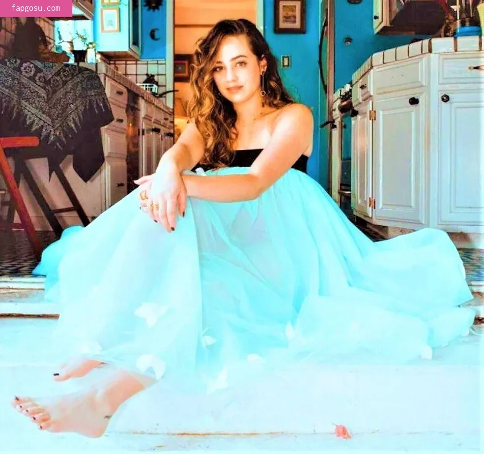 Mary Mouser