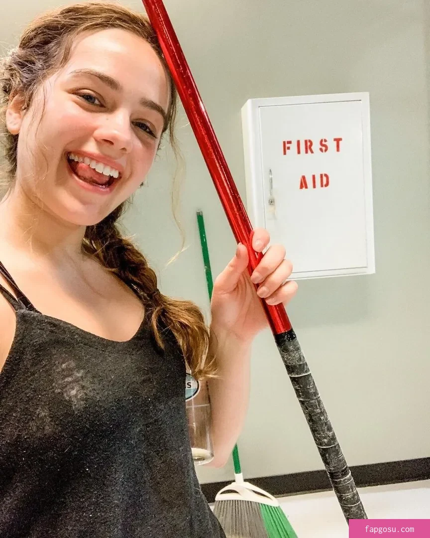Mary Mouser