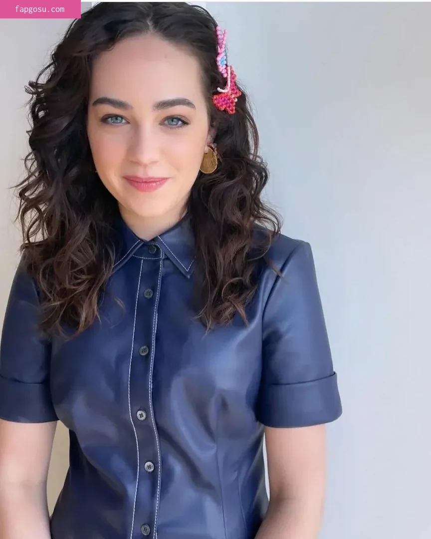Mary Mouser