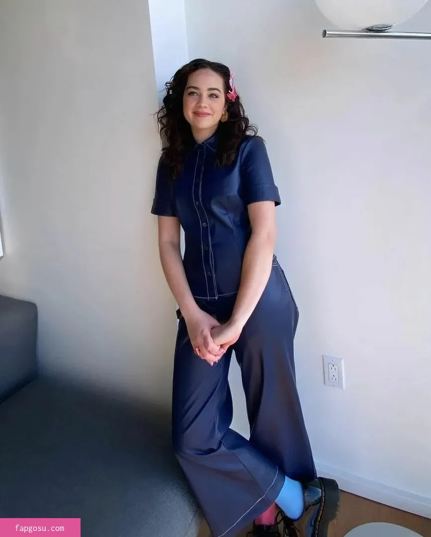 Mary Mouser