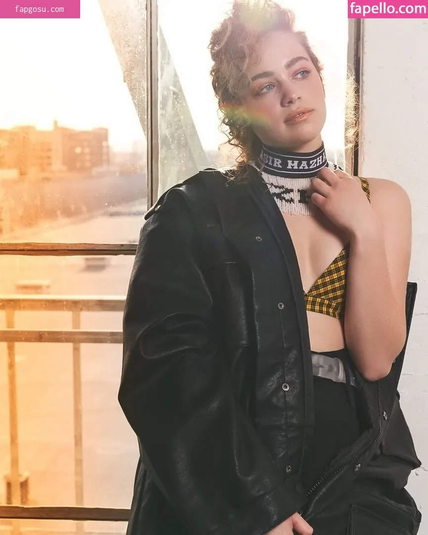 Mary Mouser