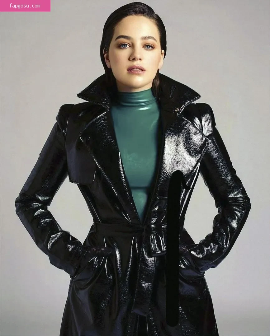 Mary Mouser