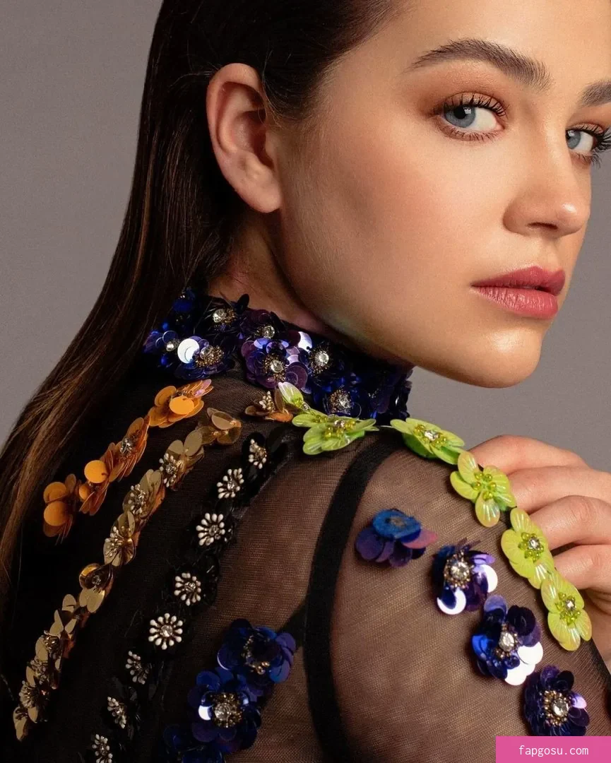 Mary Mouser