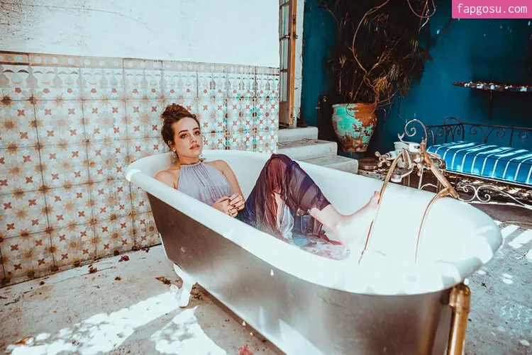 Mary Mouser