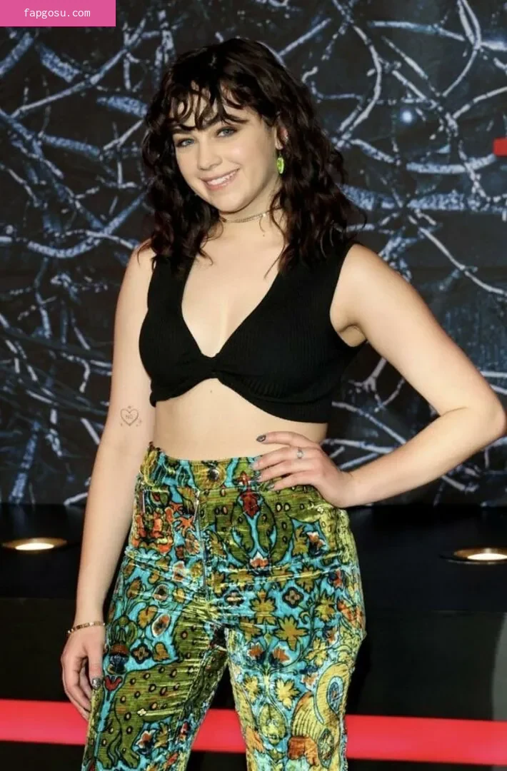Mary Mouser