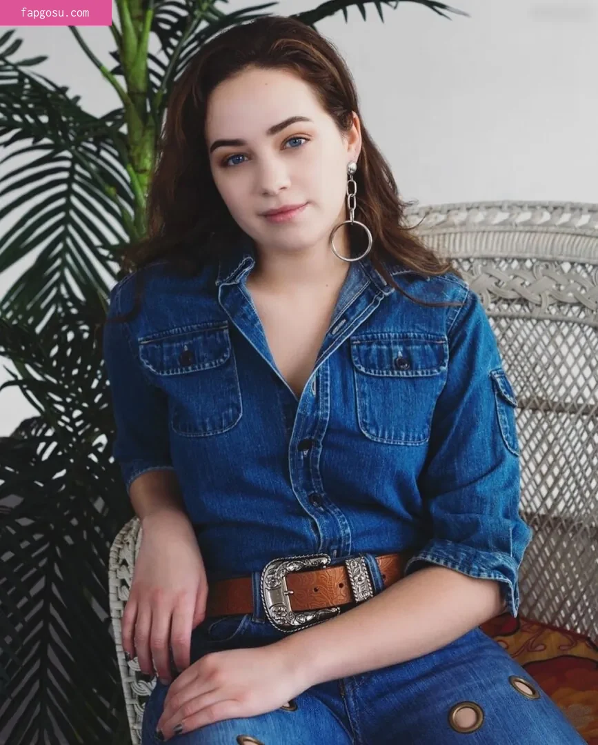 Mary Mouser