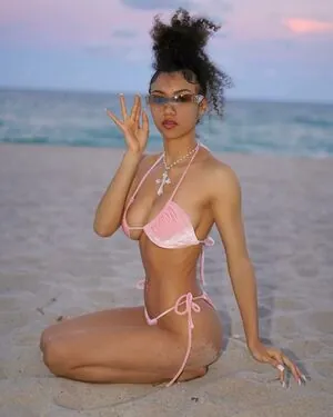Moneyy.momo content
