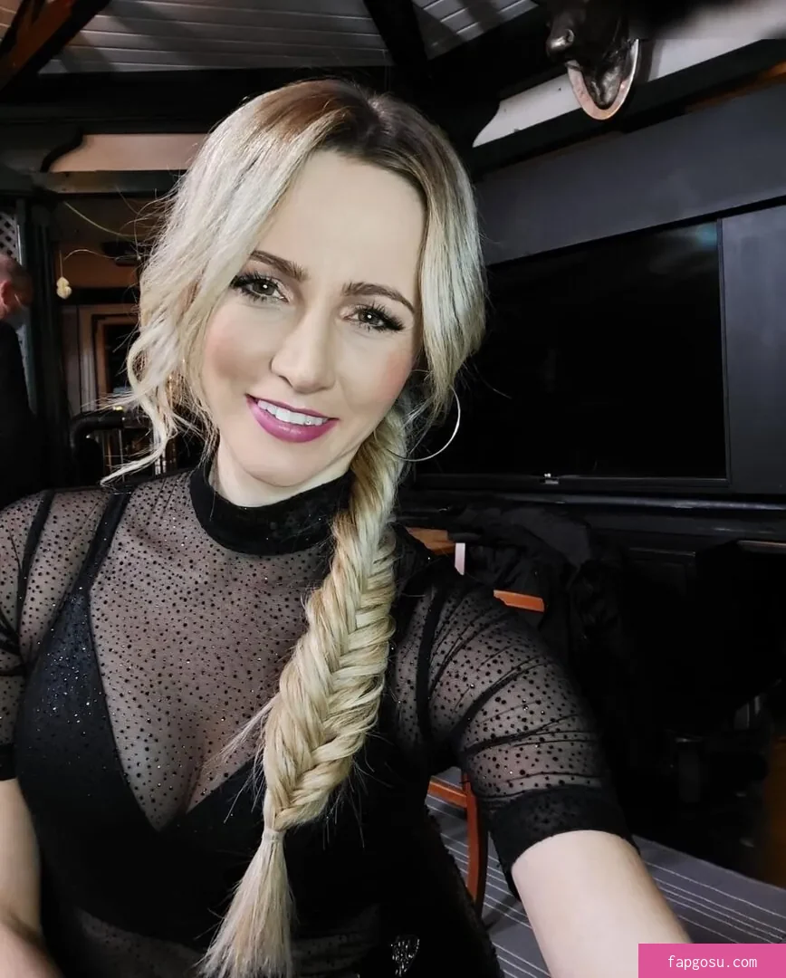 Melissa Naschenweng