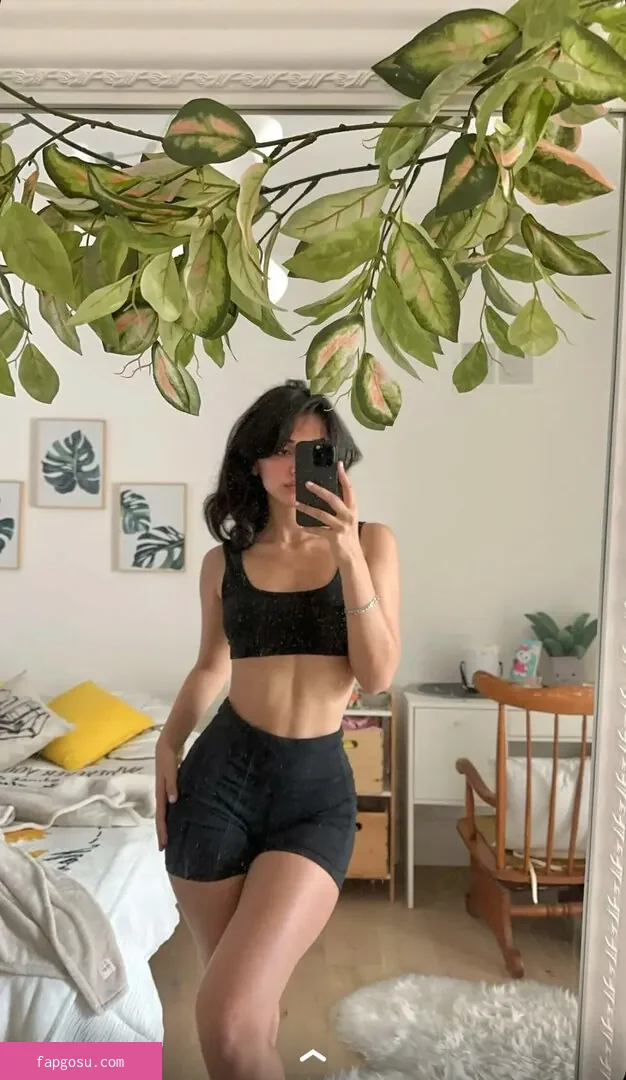 Melody Oz