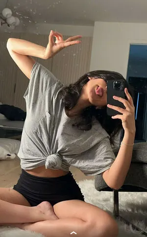 Melody Oz