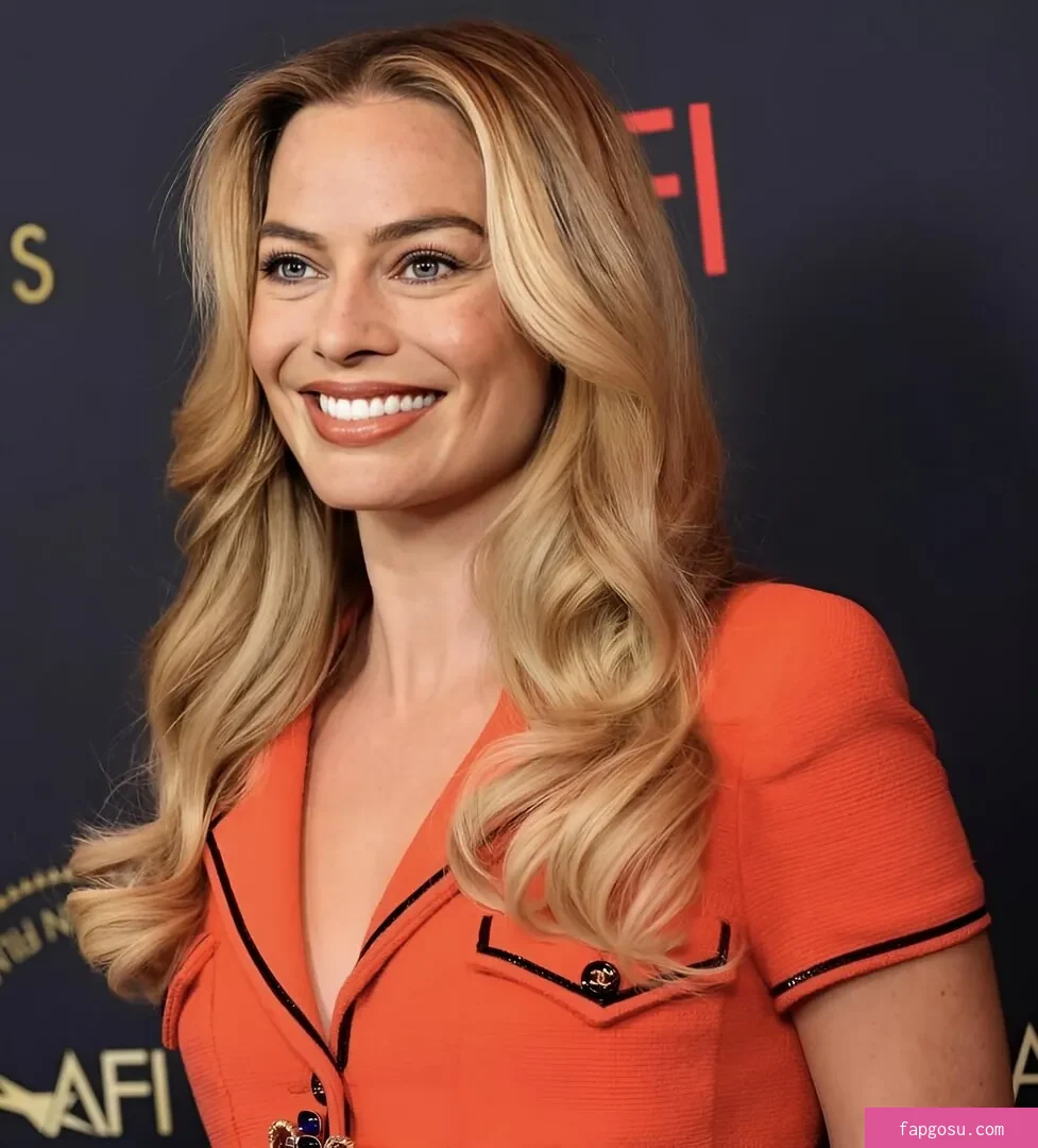 Margot Robbie