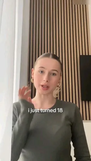 Marie-Sophie content