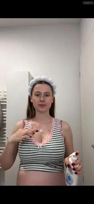 Marie-Sophie content