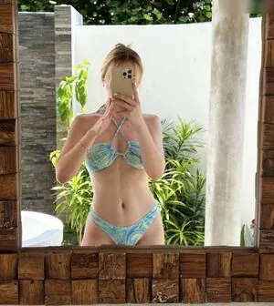 Marie-Sophie content