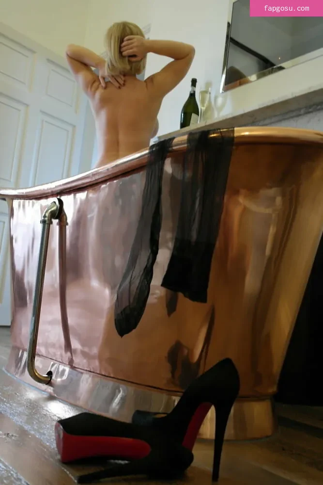 Mrs S Stockings