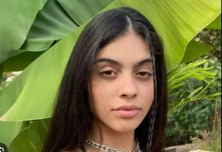 Menina Veneno content