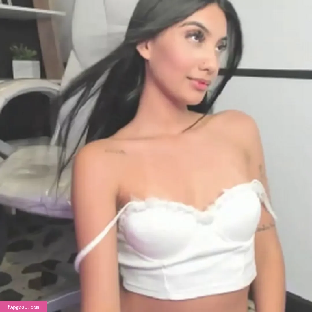 Miaqueen1_ Woman_wow