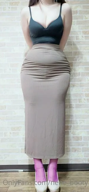 nene_booty