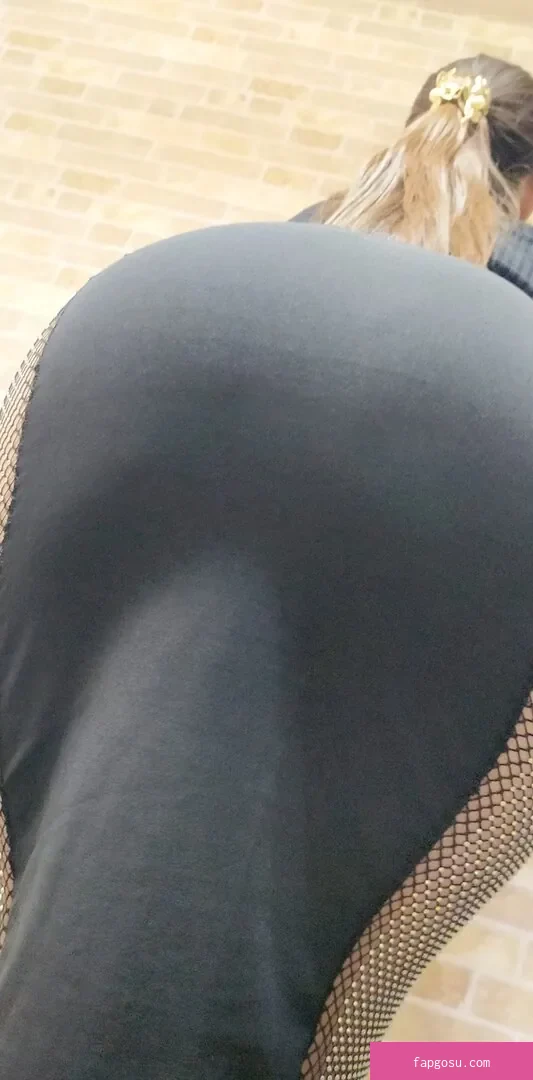 nene_booty