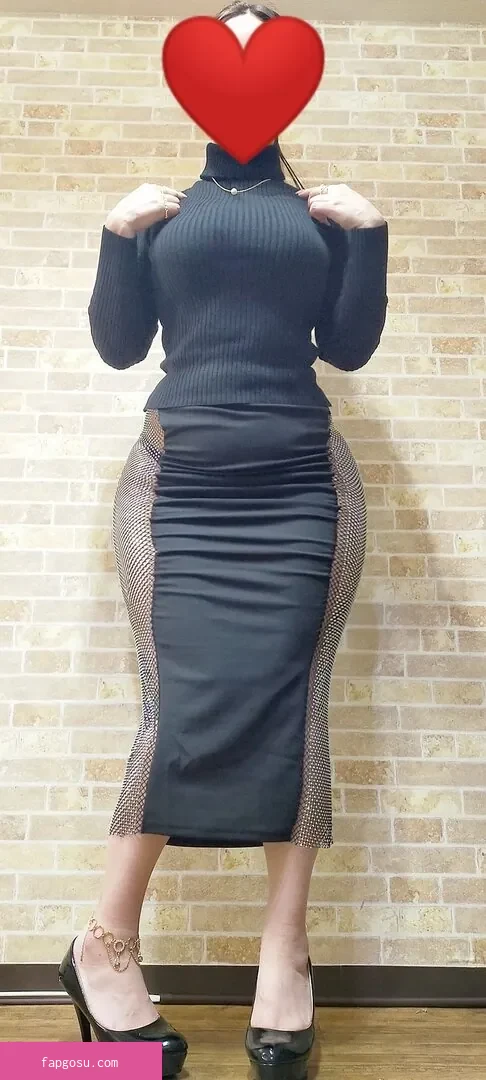 nene_booty