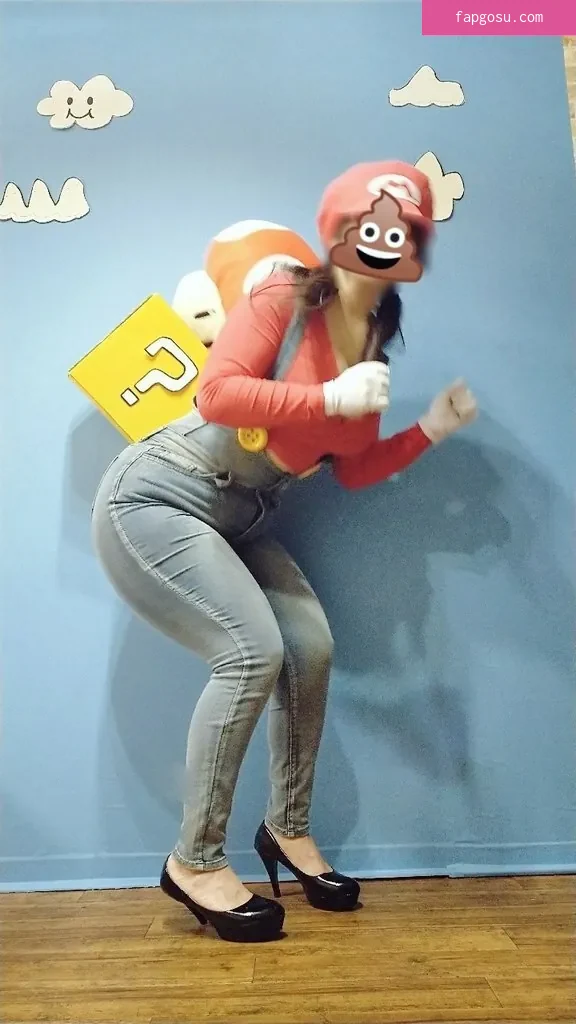 nene_booty