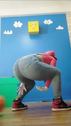 nene_booty