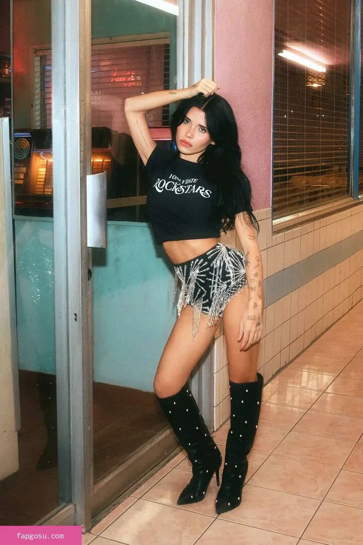 Nessa Barrett