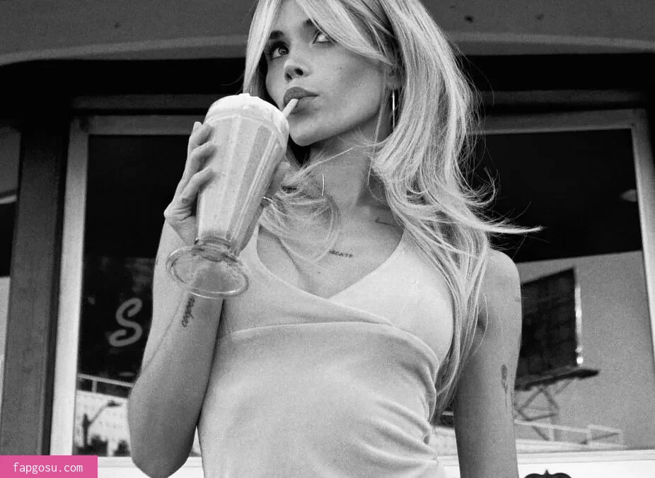Nessa Barrett