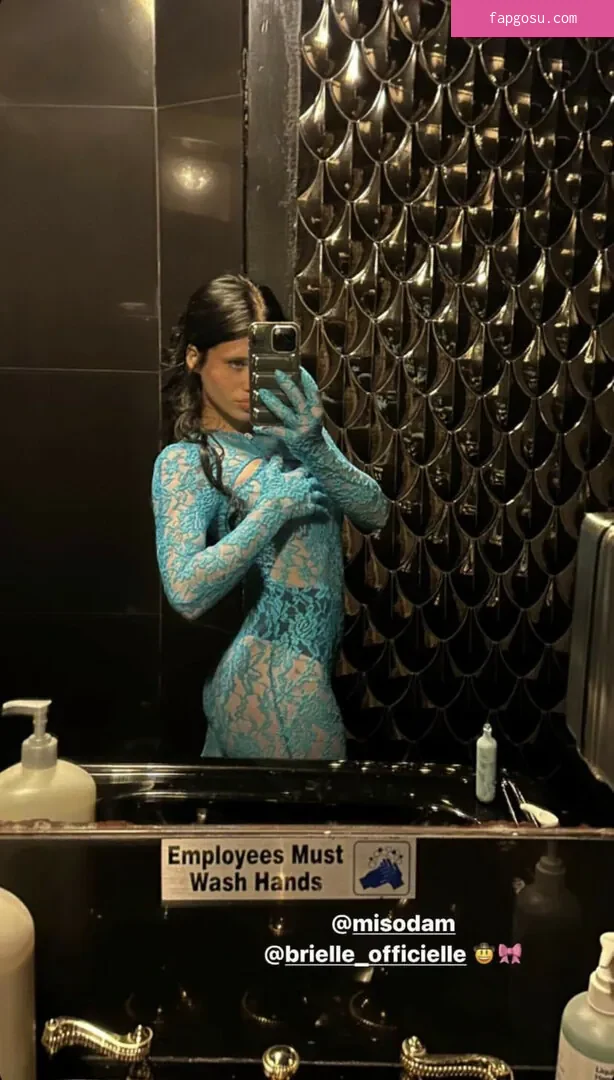 Nessa Barrett