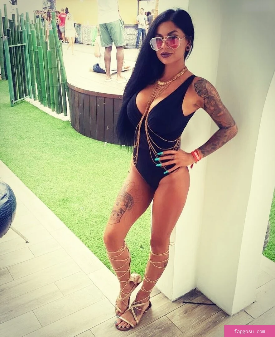 Nikki Belfort