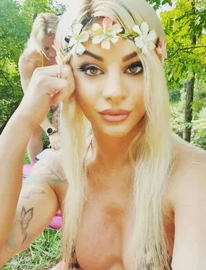 Noemi Blonde content