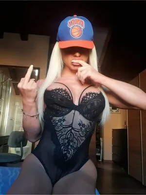 Noemi Blonde content