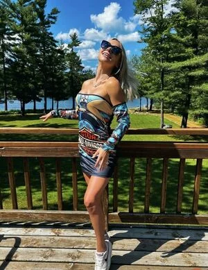 Natalie Decker content